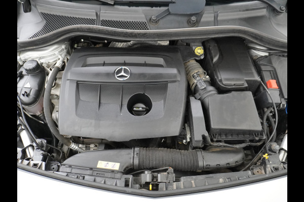 Mercedes-Benz B-Klasse 180CDI Leer Navi Camera Ecc Sport-Comfort-Stoelen+Verwarmd Cruise Control Ambition Collission prev asst Bluetooth Keyless Licht en Zicht pakket Alarmoproepsysteem knie-airbag BlueEFFICIENCY Euro 6