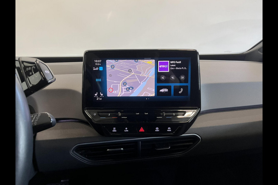 Volkswagen ID.3 Life 58 kWh Climate control Navigatie Cruise control adaptive Parkeersensoren voor + achter LED Voorstoelen verwarmd Apple Carplay/ Android Auto