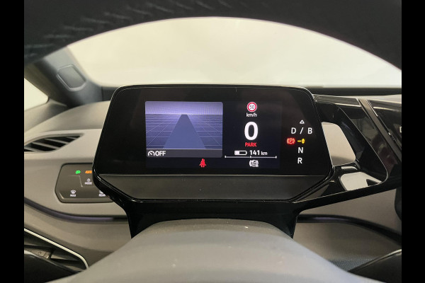Volkswagen ID.3 Life 58 kWh Climate control Navigatie Cruise control adaptive Parkeersensoren voor + achter LED Voorstoelen verwarmd Apple Carplay/ Android Auto