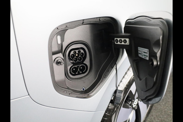 Volkswagen ID. Buzz Cargo Intro 1 Elektromotor 204 pk NAVIGATIE | TREKHAAK