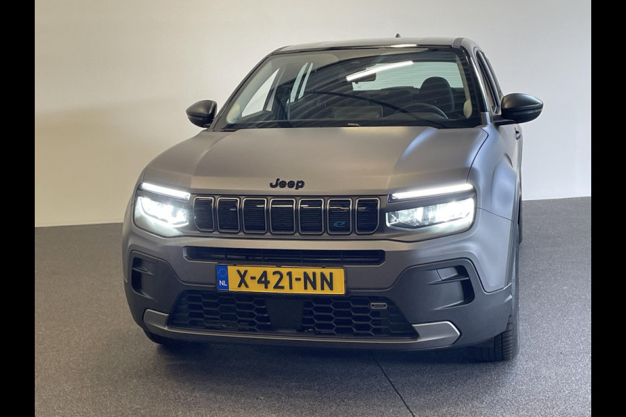 Jeep Avenger Longitude 54 kWh Business Epowertrain Navigatie Apple Carplay/ Android Auto Parkeersensor achter Cruise Control Stoelverwarming Full LED Virtual Cockpit Climate Control