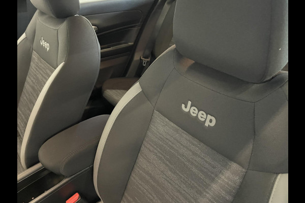 Jeep Avenger Longitude 54 kWh Business Epowertrain Navigatie Apple Carplay/ Android Auto Parkeersensor achter Cruise Control Stoelverwarming Full LED Virtual Cockpit Climate Control