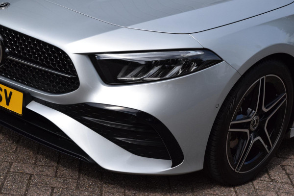 Mercedes-Benz A-Klasse 180 AMG Line|Dak|Sfeer|Camera|Led|18"
