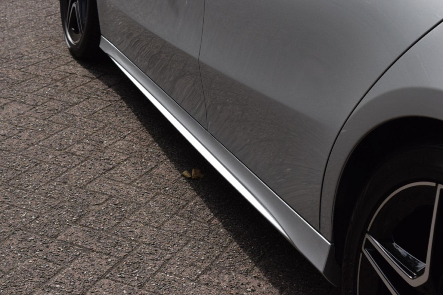 Mercedes-Benz A-Klasse 180 AMG Line|Dak|Sfeer|Camera|Led|18"