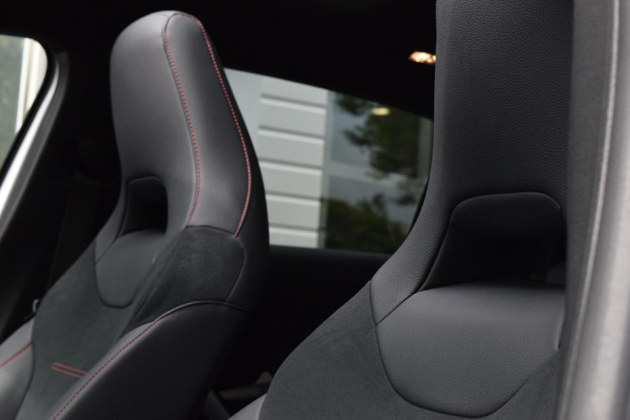 Mercedes-Benz A-Klasse 180 AMG Line|Dak|Sfeer|Camera|Led|18"