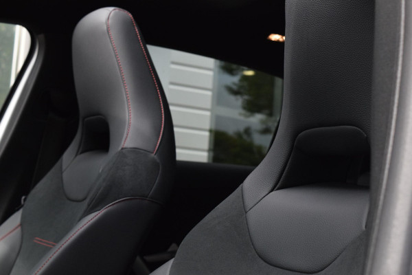 Mercedes-Benz A-Klasse 180 AMG Line|Dak|Sfeer|Camera|Led|18"