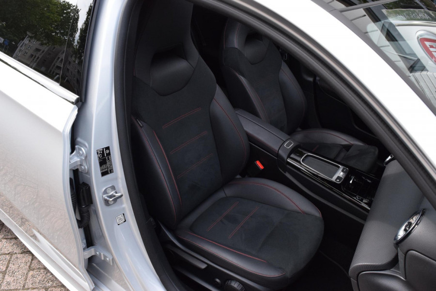 Mercedes-Benz A-Klasse 180 AMG Line|Dak|Sfeer|Camera|Led|18"