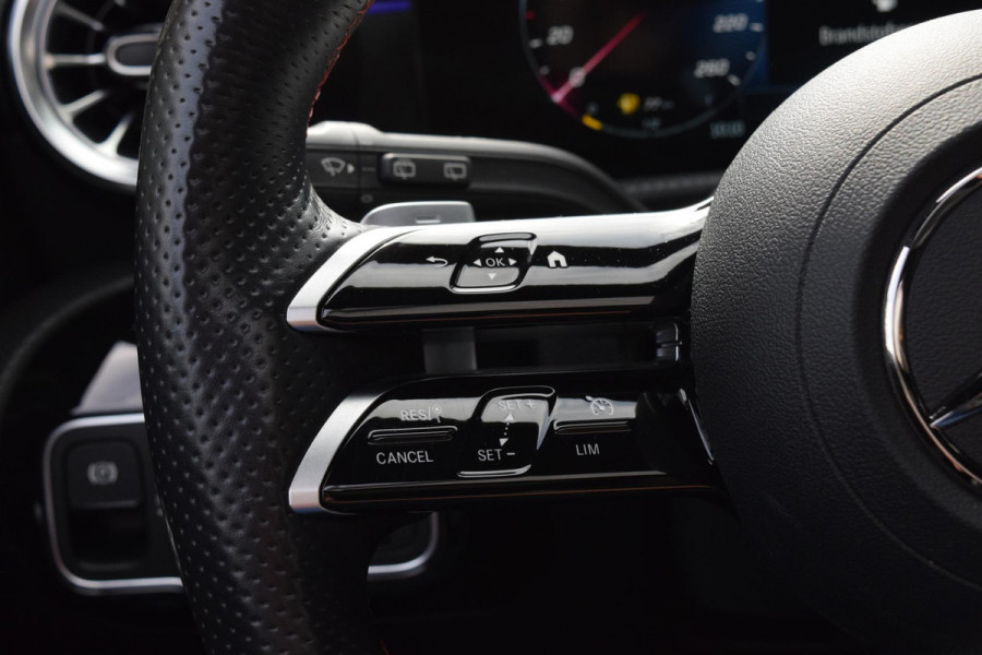 Mercedes-Benz A-Klasse 180 AMG Line|Dak|Sfeer|Camera|Led|18"