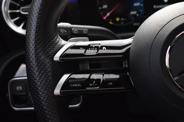 Mercedes-Benz A-Klasse 180 AMG Line|Dak|Sfeer|Camera|Led|18"