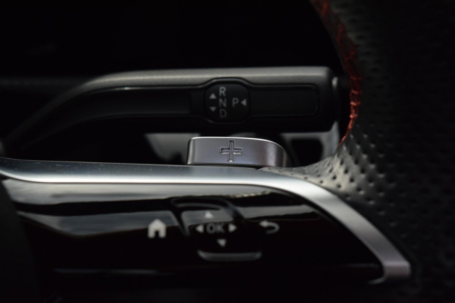 Mercedes-Benz A-Klasse 180 AMG Line|Dak|Sfeer|Camera|Led|18"
