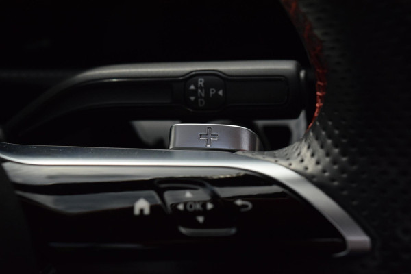 Mercedes-Benz A-Klasse 180 AMG Line|Dak|Sfeer|Camera|Led|18"