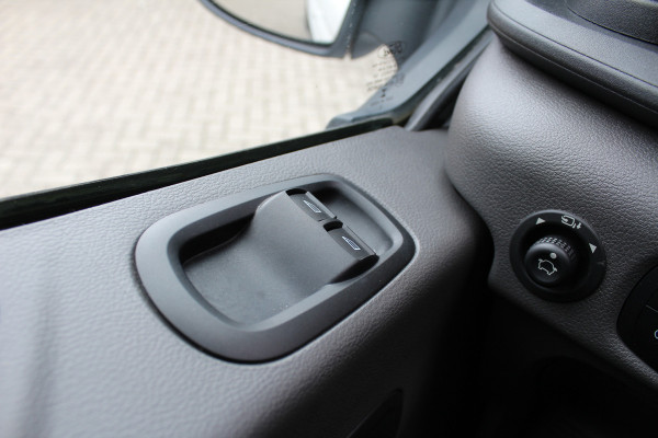 Ford Transit 330 2.0 TDCI L2H2 Trend | Laadruimtebetimmering | Navigatie | Adaptieve Cruise | 360 Camera
