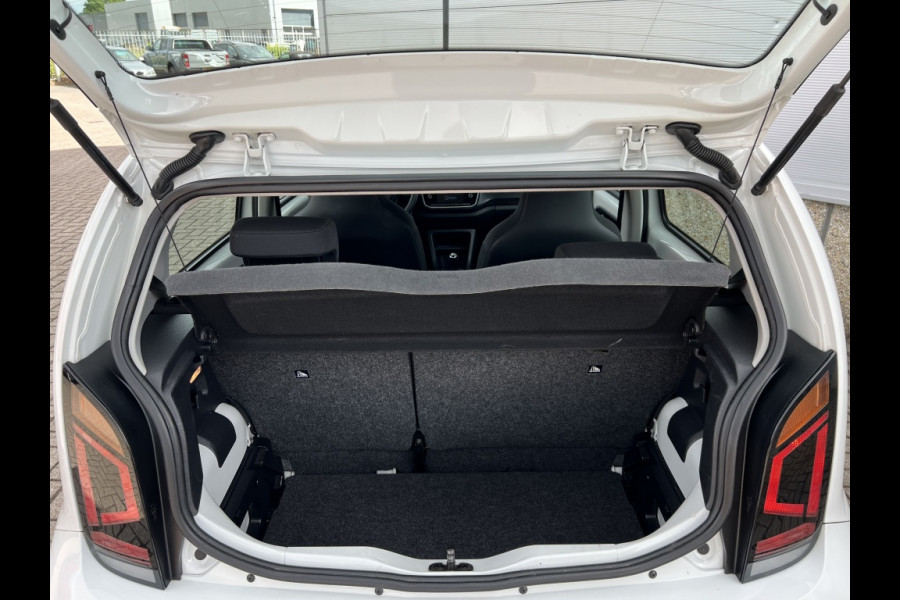 Volkswagen up! 1.0 BMT move up! NAP! 1e EIGENAAR! AIRCO! DAB!