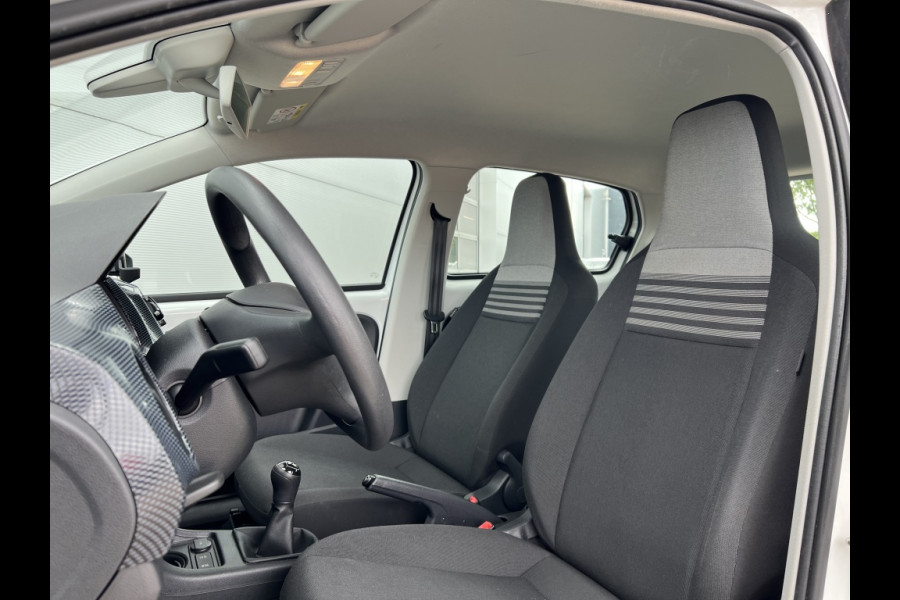 Volkswagen up! 1.0 BMT move up! NAP! 1e EIGENAAR! AIRCO! DAB!