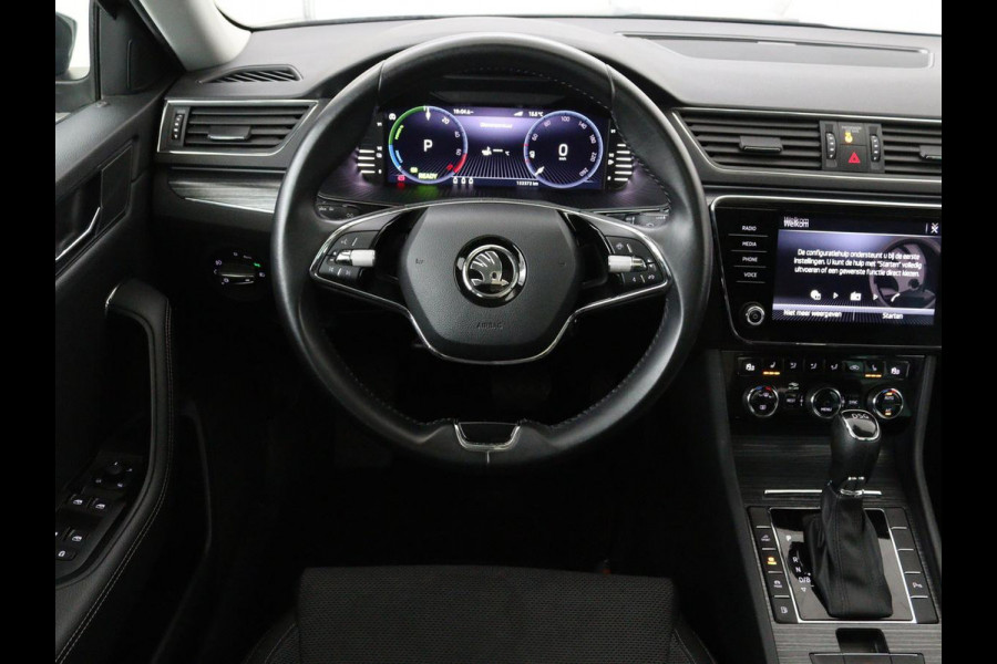 Škoda Superb 1.4 TSI iV Business Edition Plus | Panoramadak | Virtual Cockpit | Stoelverwarming | Camera | Carplay | Full LED | Memory | Navigatie | Parkeerhulp