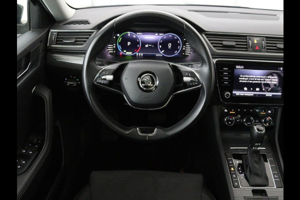 Škoda Superb 1.4 TSI iV Business Edition Plus | Panoramadak | Virtual Cockpit | Stoelverwarming | Camera | Carplay | Full LED | Memory | Navigatie | Parkeerhulp