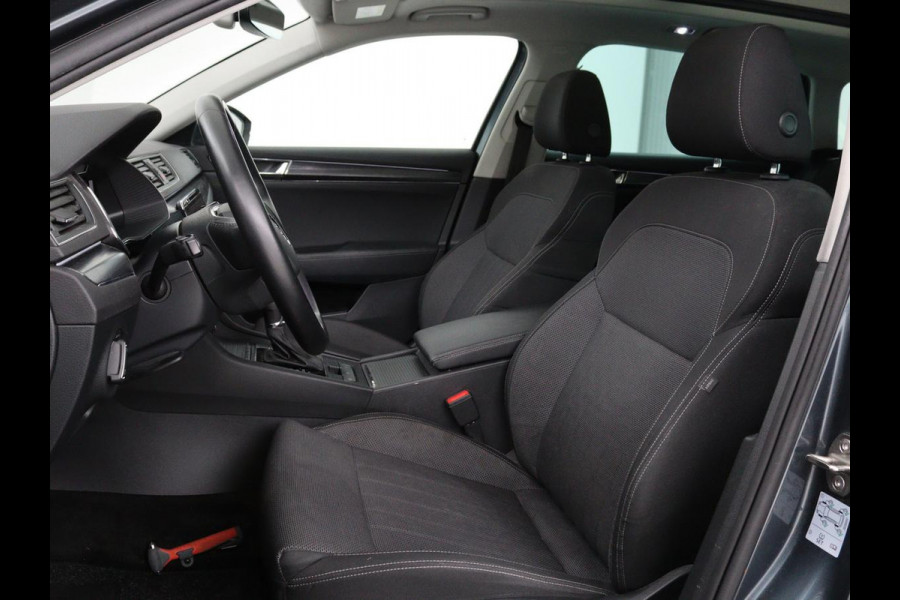 Škoda Superb 1.4 TSI iV Business Edition Plus | Panoramadak | Virtual Cockpit | Stoelverwarming | Camera | Carplay | Full LED | Memory | Navigatie | Parkeerhulp
