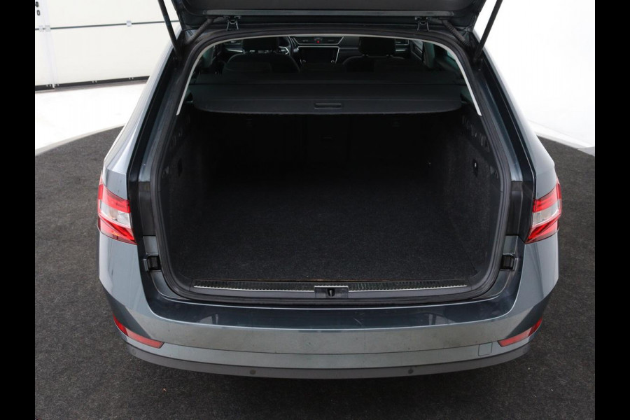 Škoda Superb 1.4 TSI iV Business Edition Plus | Panoramadak | Virtual Cockpit | Stoelverwarming | Camera | Carplay | Full LED | Memory | Navigatie | Parkeerhulp