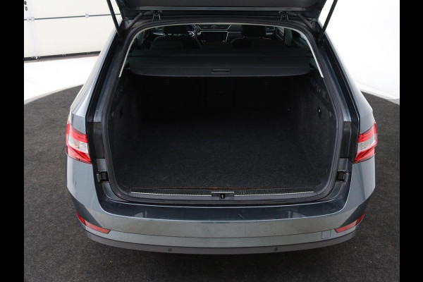 Škoda Superb 1.4 TSI iV Business Edition Plus | Panoramadak | Virtual Cockpit | Stoelverwarming | Camera | Carplay | Full LED | Memory | Navigatie | Parkeerhulp