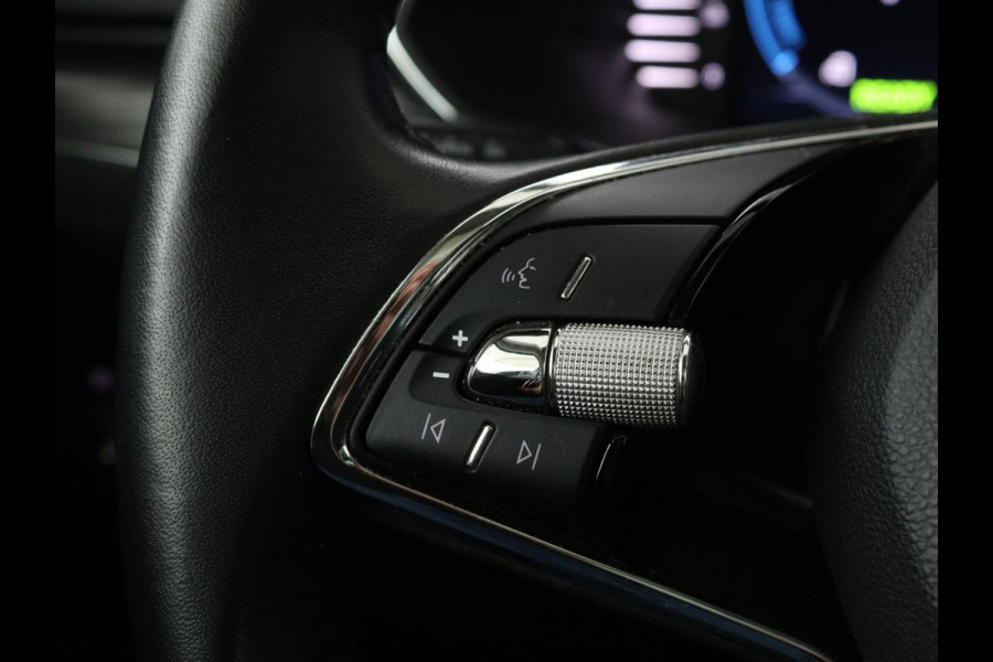 Škoda Superb 1.4 TSI iV Business Edition Plus | Panoramadak | Virtual Cockpit | Stoelverwarming | Camera | Carplay | Full LED | Memory | Navigatie | Parkeerhulp
