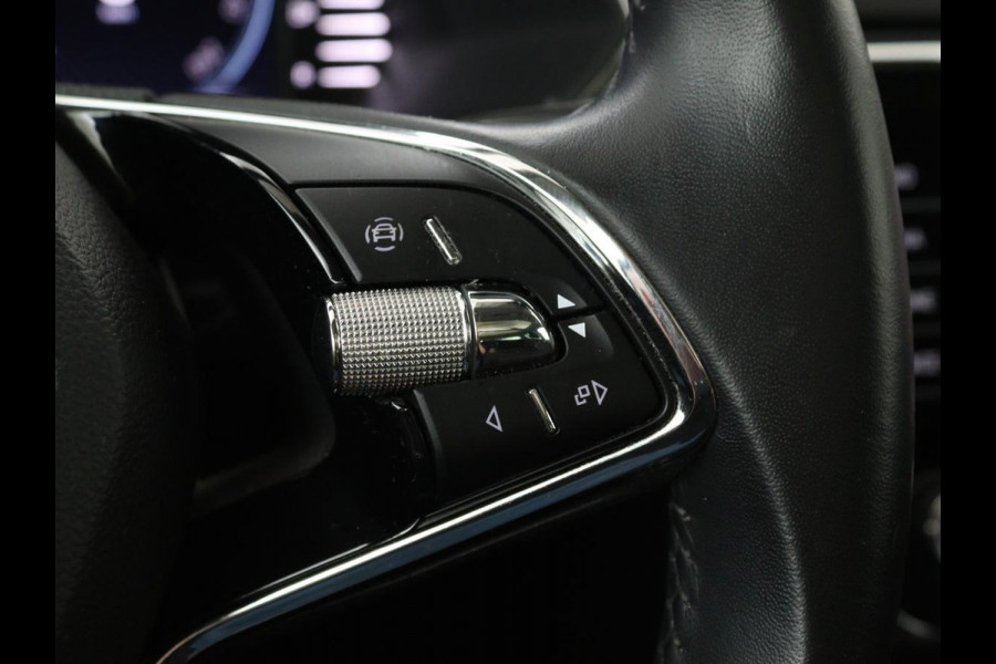 Škoda Superb 1.4 TSI iV Business Edition Plus | Panoramadak | Virtual Cockpit | Stoelverwarming | Camera | Carplay | Full LED | Memory | Navigatie | Parkeerhulp