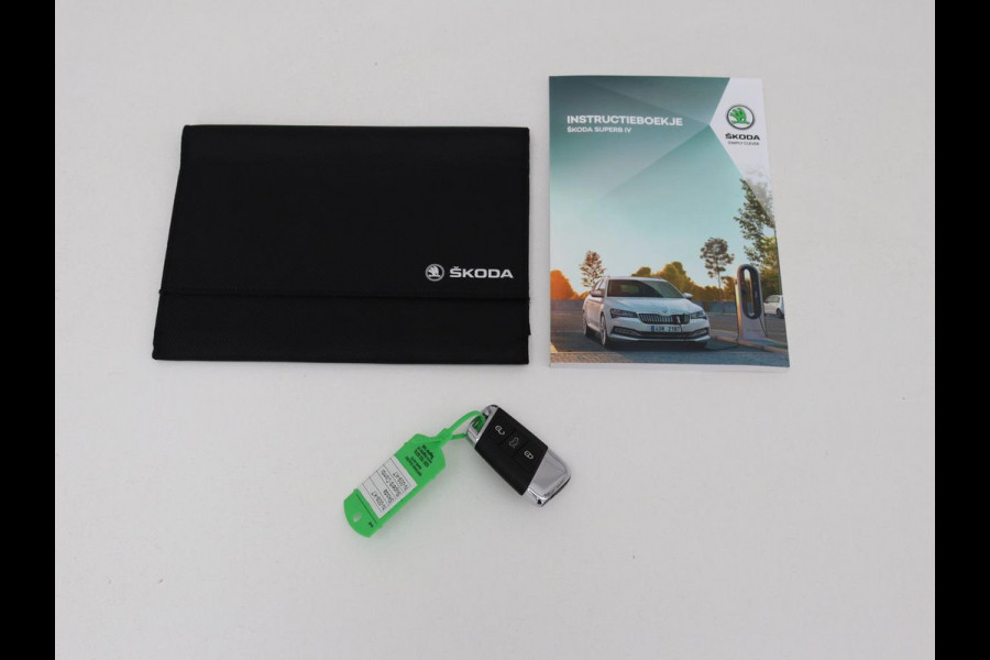 Škoda Superb 1.4 TSI iV Business Edition Plus | Panoramadak | Virtual Cockpit | Stoelverwarming | Camera | Carplay | Full LED | Memory | Navigatie | Parkeerhulp
