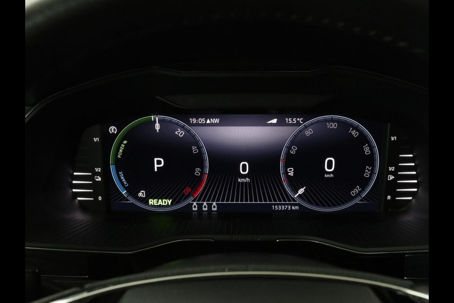 Škoda Superb 1.4 TSI iV Business Edition Plus | Panoramadak | Virtual Cockpit | Stoelverwarming | Camera | Carplay | Full LED | Memory | Navigatie | Parkeerhulp