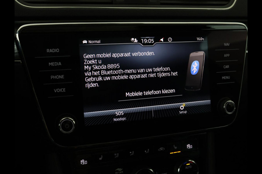 Škoda Superb 1.4 TSI iV Business Edition Plus | Panoramadak | Virtual Cockpit | Stoelverwarming | Camera | Carplay | Full LED | Memory | Navigatie | Parkeerhulp