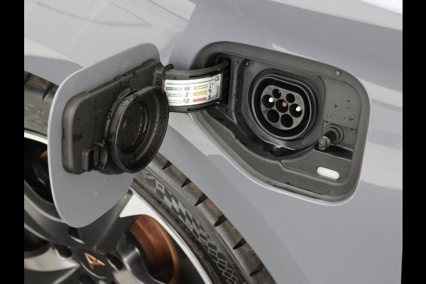 CUPRA Leon 1.4 e-Hybrid VZ Performance | Panoramadak | Stoel & stuurverwarming | Adaptive cruise | Carplay | Navigatie | Sportstoelen | Full LED | Keyless | PHEV