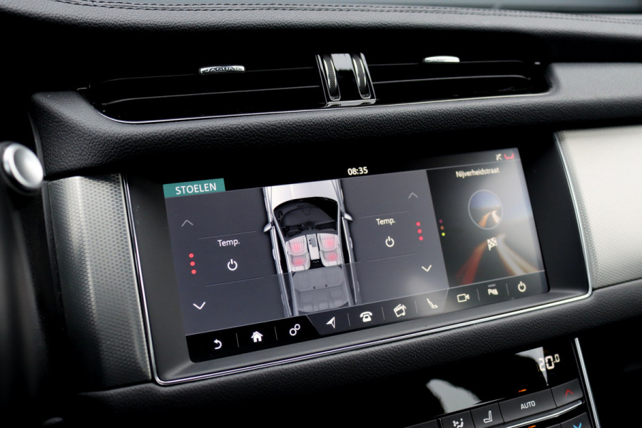 Jaguar XF 2.0t 250 PK Chequered Flag Aut8 | Stoelverwarming | Keyless Entry | Camera | DAB | Leder | Android Auto/Apple Carplay | Alcantara Hemel | Navigatie Pro |