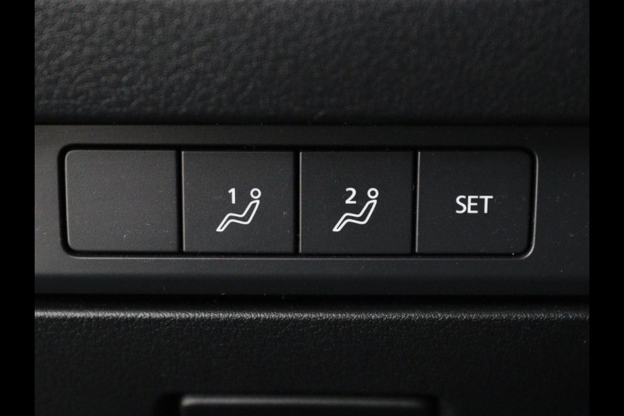 Mazda 3 2.0 e-SkyActiv-X Luxury | Leder | Stoel & stuurverwarming | BOSE Sound | Adaptive cruise | Camera | Carplay | Keyless | Head-Up | Memory