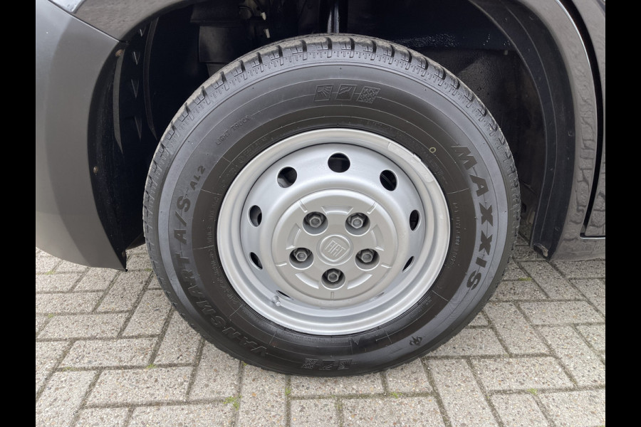 Fiat Ducato 35H 2.3 MultiJet 140pk L2H2 DC 6 persoons / vaste prijs rijklaar € 25.950 ex btw / lease vanaf € 424 / cruise en climate control / camera / trekhaak 3000 kg !