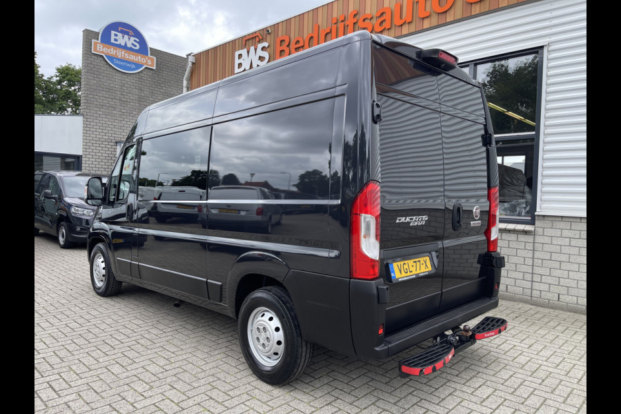 Fiat Ducato 35H 2.3 MultiJet 140pk L2H2 DC 6 persoons / vaste prijs rijklaar € 25.950 ex btw / lease vanaf € 424 / cruise en climate control / camera / trekhaak 3000 kg !