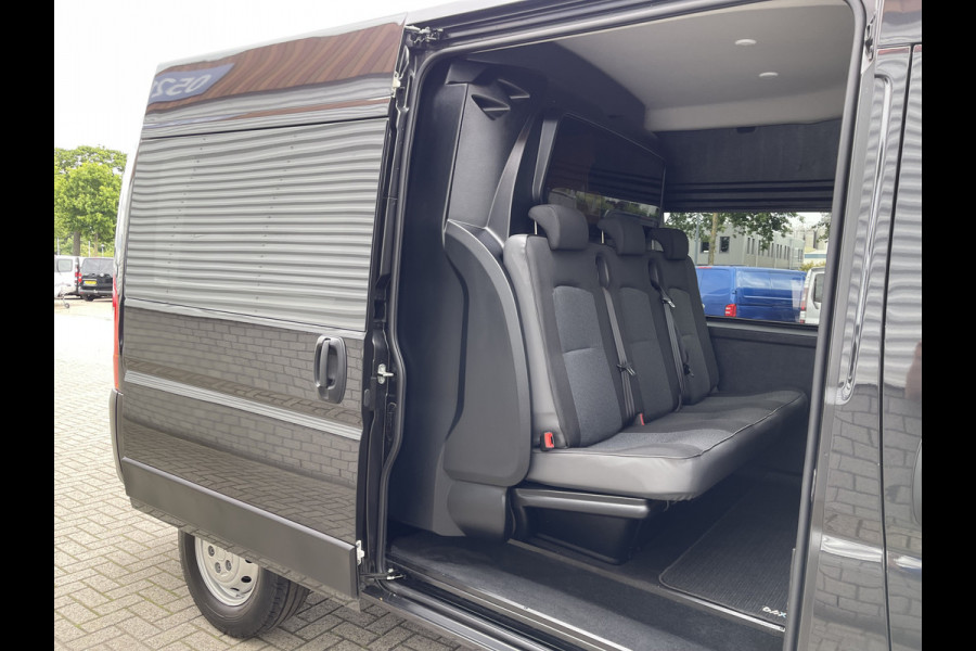 Fiat Ducato 35H 2.3 MultiJet 140pk L2H2 DC 6 persoons / vaste prijs rijklaar € 25.950 ex btw / lease vanaf € 424 / cruise en climate control / camera / trekhaak 3000 kg !
