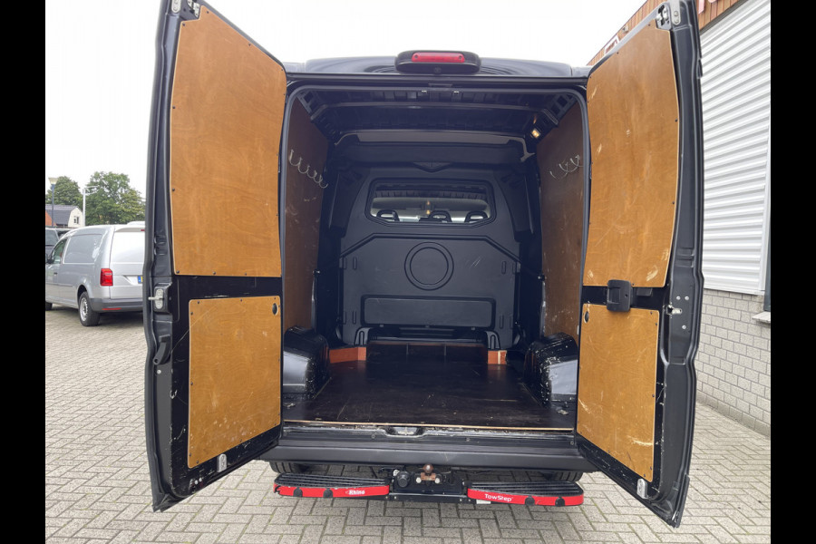 Fiat Ducato 35H 2.3 MultiJet 140pk L2H2 DC 6 persoons / vaste prijs rijklaar € 25.950 ex btw / lease vanaf € 424 / cruise en climate control / camera / trekhaak 3000 kg !