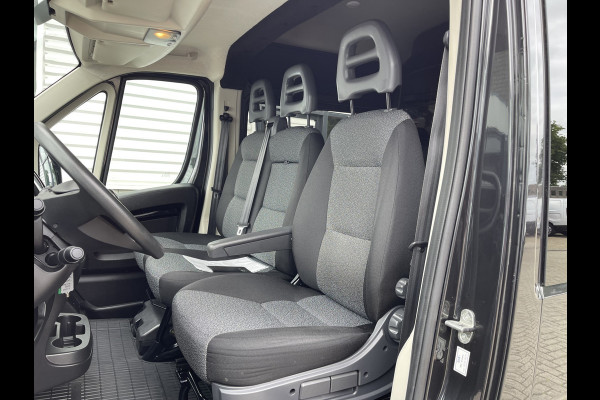 Fiat Ducato 35H 2.3 MultiJet 140pk L2H2 DC 6 persoons / vaste prijs rijklaar € 25.950 ex btw / lease vanaf € 424 / cruise en climate control / camera / trekhaak 3000 kg !