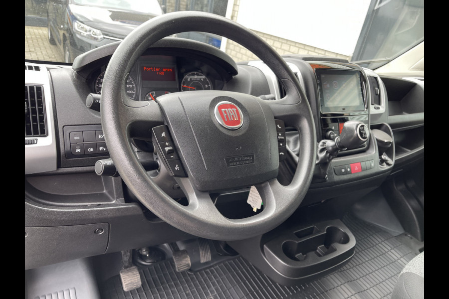 Fiat Ducato 35H 2.3 MultiJet 140pk L2H2 DC 6 persoons / vaste prijs rijklaar € 25.950 ex btw / lease vanaf € 424 / cruise en climate control / camera / trekhaak 3000 kg !