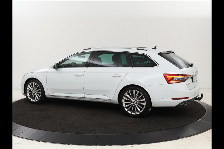 Škoda Superb 1.4 TSI iV Laurin & Klement | Panoramadak | Leder | Stoelventilatie | Adaptive cruise | Canton Sound | Memory | 360 camera | Trekhaak | Standkachel | Keyless | Virtual Cockpit | PHEV
