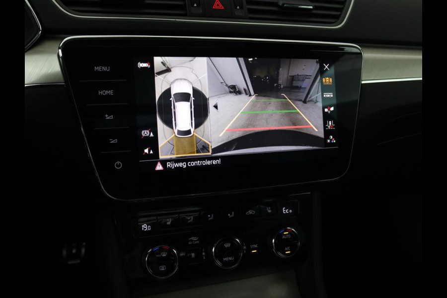 Škoda Superb 1.4 TSI iV Laurin & Klement | Panoramadak | Leder | Stoelventilatie | Adaptive cruise | Canton Sound | Memory | 360 camera | Trekhaak | Standkachel | Keyless | Virtual Cockpit | PHEV