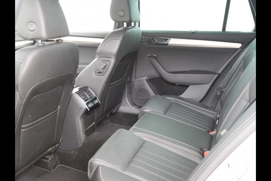 Škoda Superb 1.4 TSI iV Laurin & Klement | Panoramadak | Leder | Stoelventilatie | Adaptive cruise | Canton Sound | Memory | 360 camera | Trekhaak | Standkachel | Keyless | Virtual Cockpit | PHEV