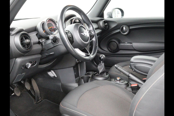 MINI Cooper 1.5 Business | Navigatie | Airco | Cruise control | Bluetooth | Lichtmetalen velgen