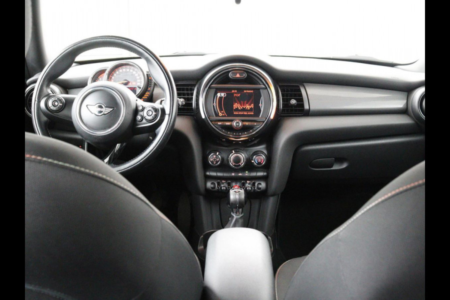 MINI Cooper 1.5 Business | Navigatie | Airco | Cruise control | Bluetooth | Lichtmetalen velgen