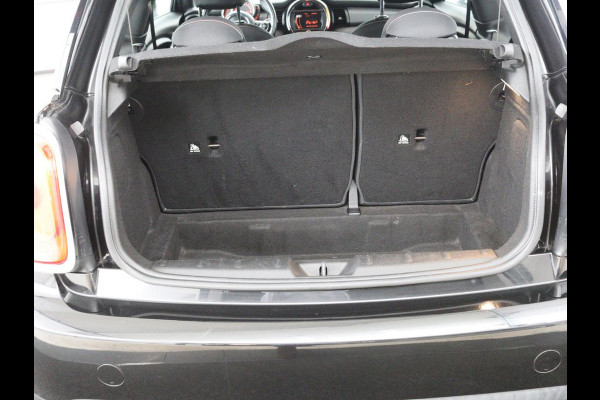 MINI Cooper 1.5 Business | Navigatie | Airco | Cruise control | Bluetooth | Lichtmetalen velgen