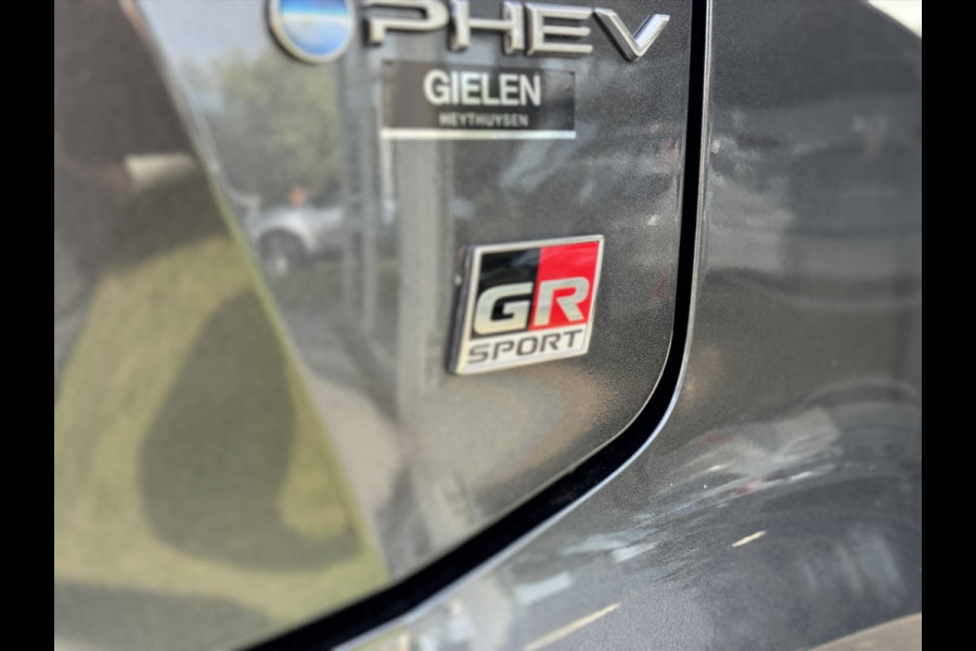 Toyota C-HR Plug-in Hybrid 223pk GR Sport | Stoel + Stuurverwarming, Elektrische achterklep, Groot scherm, Parkeersensoren, Blind spot