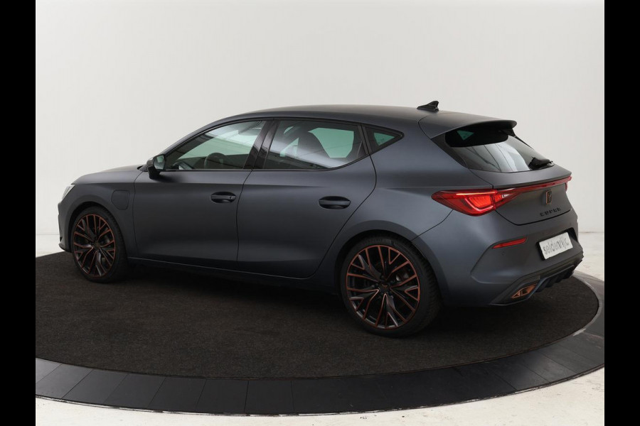 CUPRA Leon 1.4 e-Hybrid VZ | 245pk | Stuurverwarming | Navigatie | Sfeerverlichting | Full LED | Keyless | Sportstoelen | Magnetic Tech Matt | PHEV