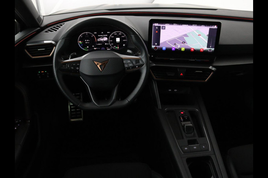 CUPRA Leon 1.4 e-Hybrid VZ | 245pk | Stuurverwarming | Navigatie | Sfeerverlichting | Full LED | Keyless | Sportstoelen | Magnetic Tech Matt | PHEV