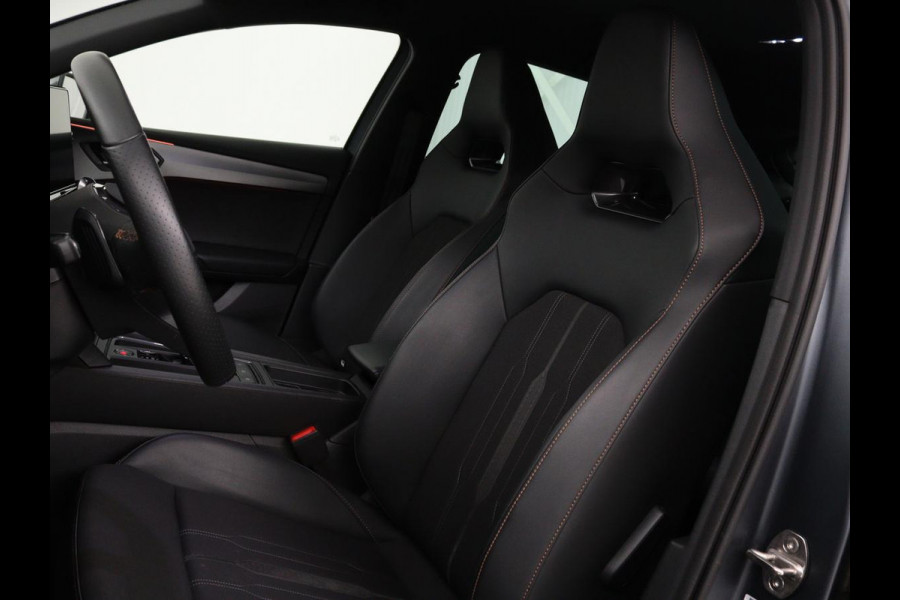 CUPRA Leon 1.4 e-Hybrid VZ | 245pk | Stuurverwarming | Navigatie | Sfeerverlichting | Full LED | Keyless | Sportstoelen | Magnetic Tech Matt | PHEV