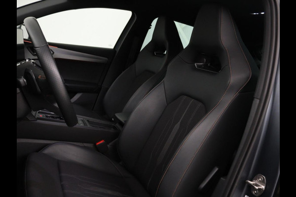 CUPRA Leon 1.4 e-Hybrid VZ | 245pk | Stuurverwarming | Navigatie | Sfeerverlichting | Full LED | Keyless | Sportstoelen | Magnetic Tech Matt | PHEV