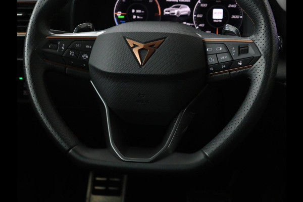 CUPRA Leon 1.4 e-Hybrid VZ | 245pk | Stuurverwarming | Navigatie | Sfeerverlichting | Full LED | Keyless | Sportstoelen | Magnetic Tech Matt | PHEV