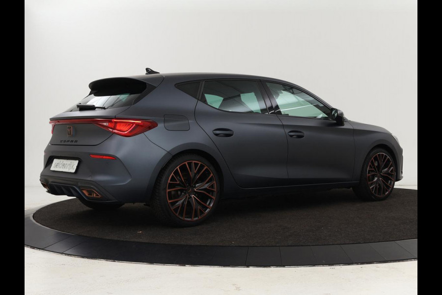 CUPRA Leon 1.4 e-Hybrid VZ | 245pk | Stuurverwarming | Navigatie | Sfeerverlichting | Full LED | Keyless | Sportstoelen | Magnetic Tech Matt | PHEV